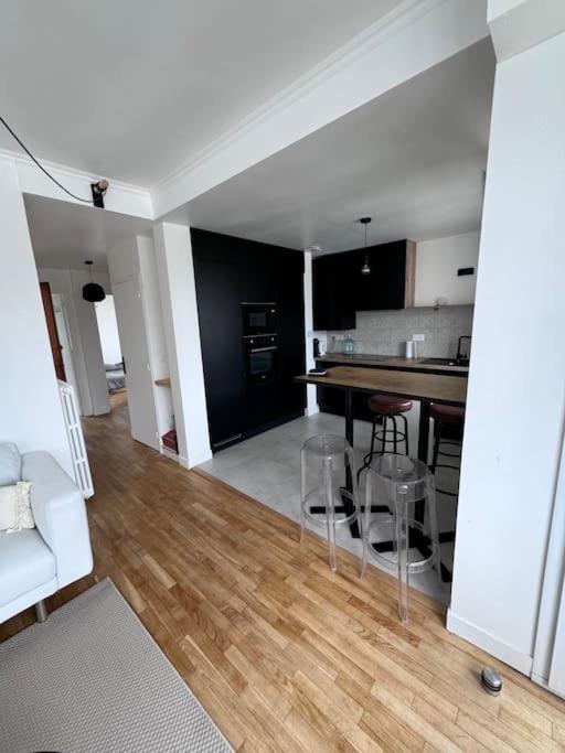 Charmant Appartement T3 Avec Balcon, Centre-Ville Lorient Exterior photo
